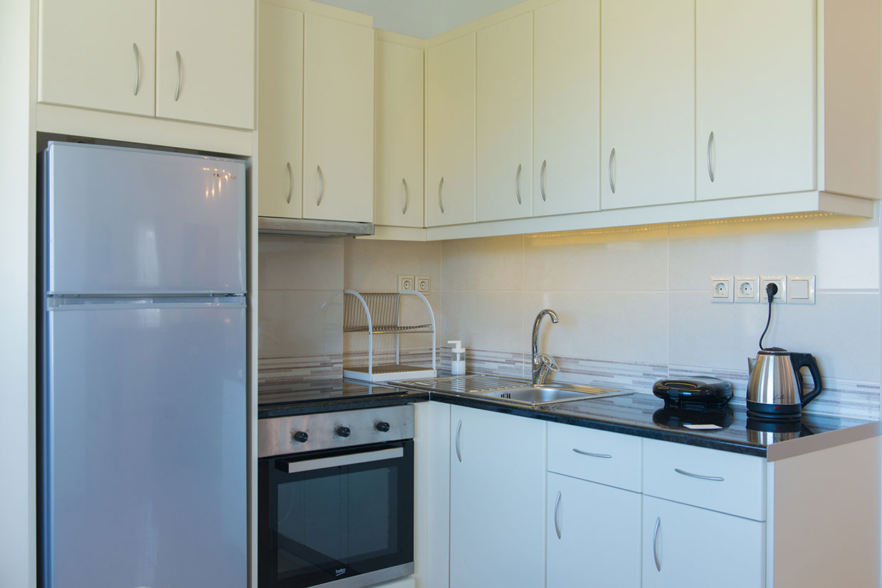 Cuisine entièrement équipée à la suite Kipos à Sifnos