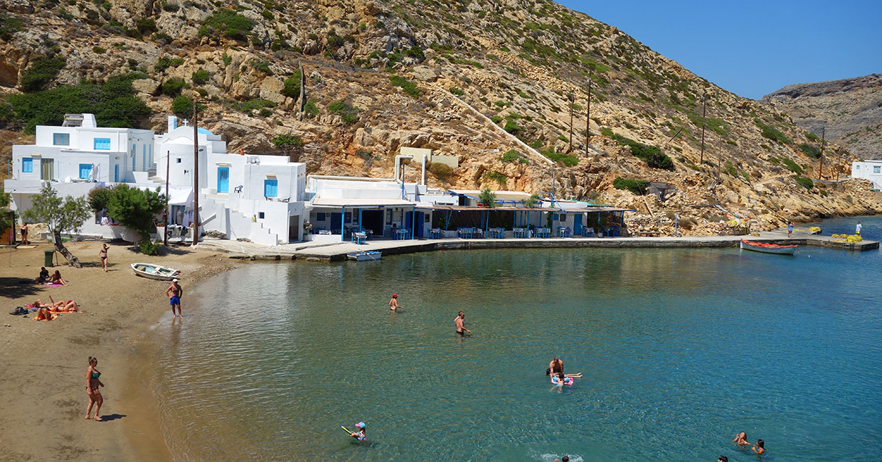 La plage de Cheronissos au nord de Sifnos