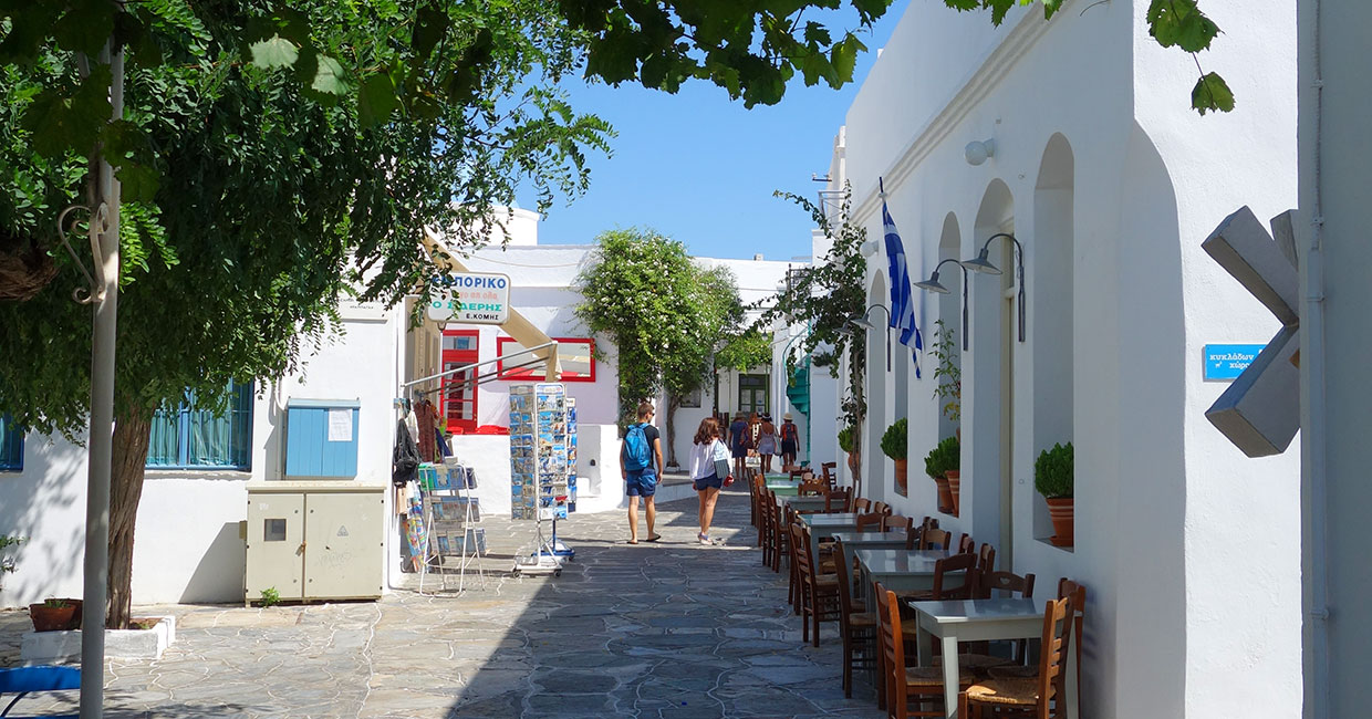 L'allée commerciale d'Apollonia à Sifnos