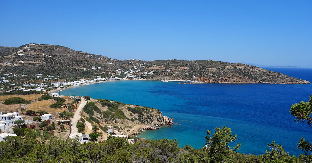 La plage de Platis Gialos à Sifnos